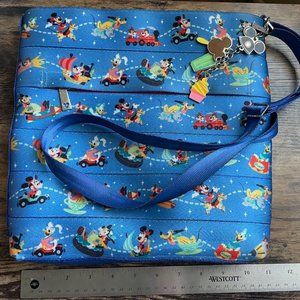 Harveys D MM& F Play in the Park Sreamline Crossbody Bag used